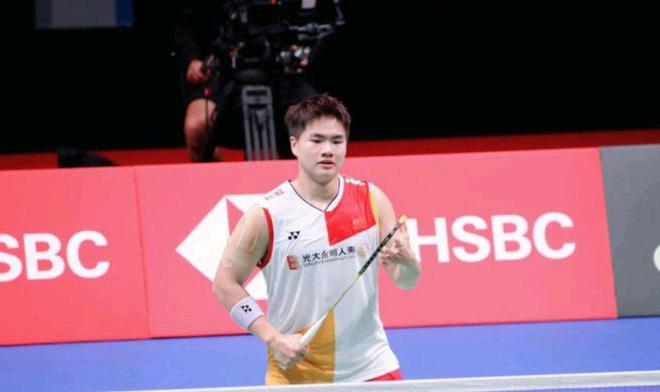 他不断尝试 他不断尝试